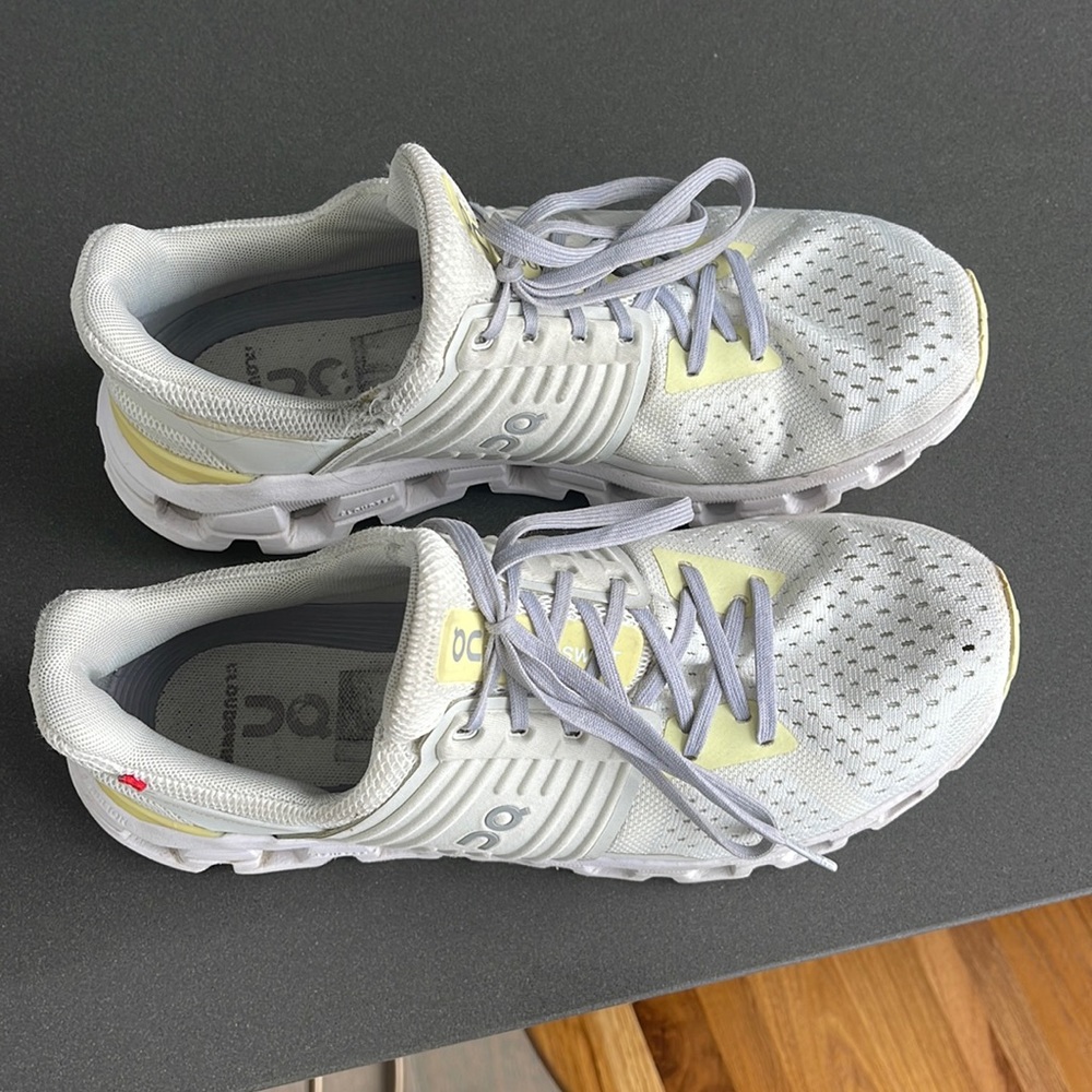 Selling On Cloud white grey sneakers size Women’s 8.5W